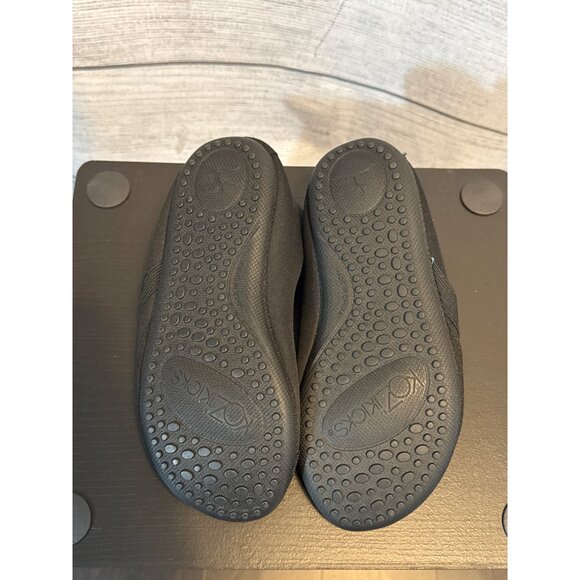 Kozi Kicks Black Indoor Slippers Size 7 - Picture 3 of 3